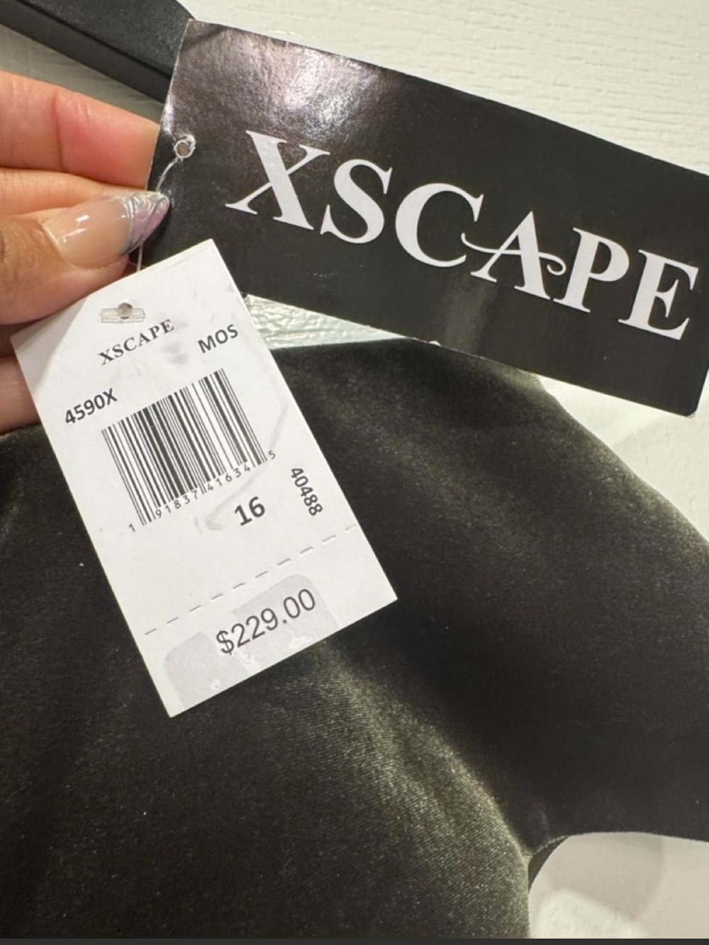 Xscape Off-Shoulder Emerald Green Velvet Gown - Picture 6 of 6